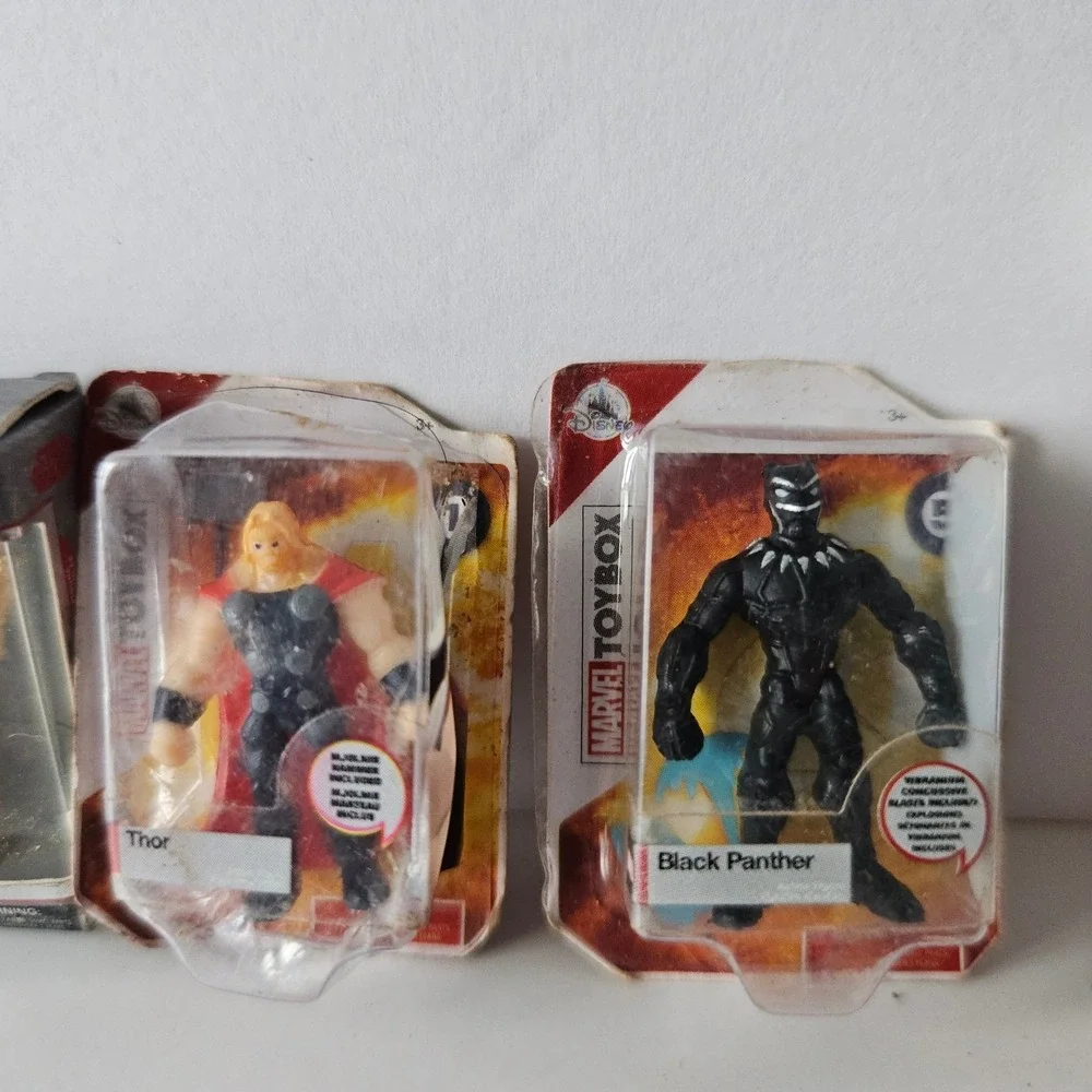 Star Wars Mini Brands Disney Zuru LOT OF 8 Figures C-3P0 Thor Black Panther Leia